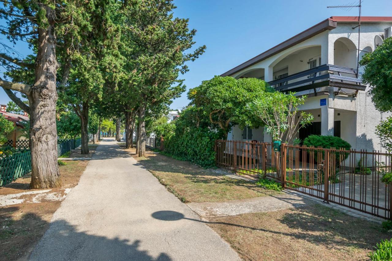 Apartments Mira Privlaka  Exterior photo